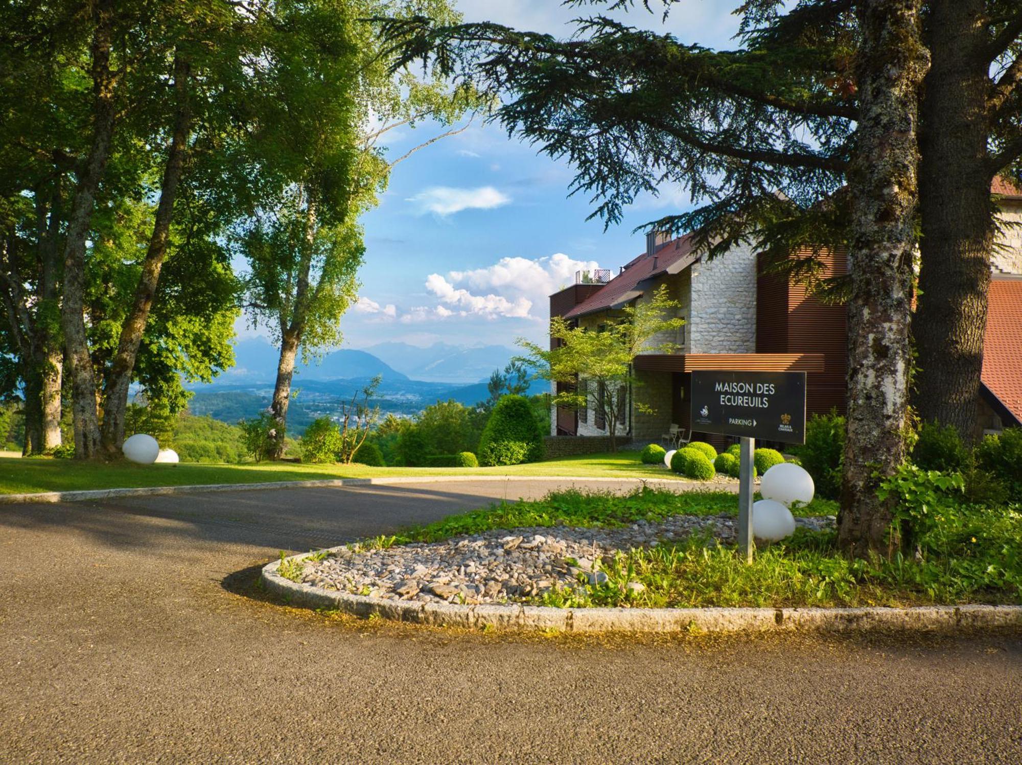 Chateau Des Avenieres Крузей Екстериор снимка