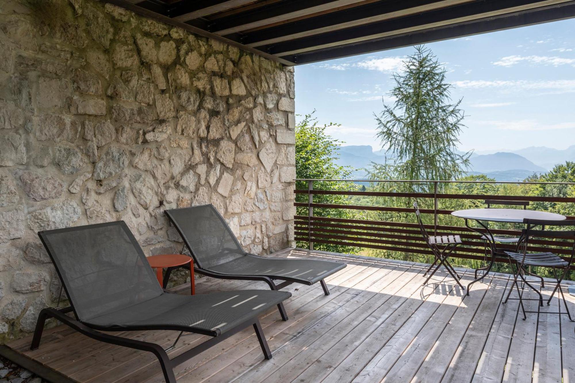Chateau Des Avenieres Крузей Екстериор снимка