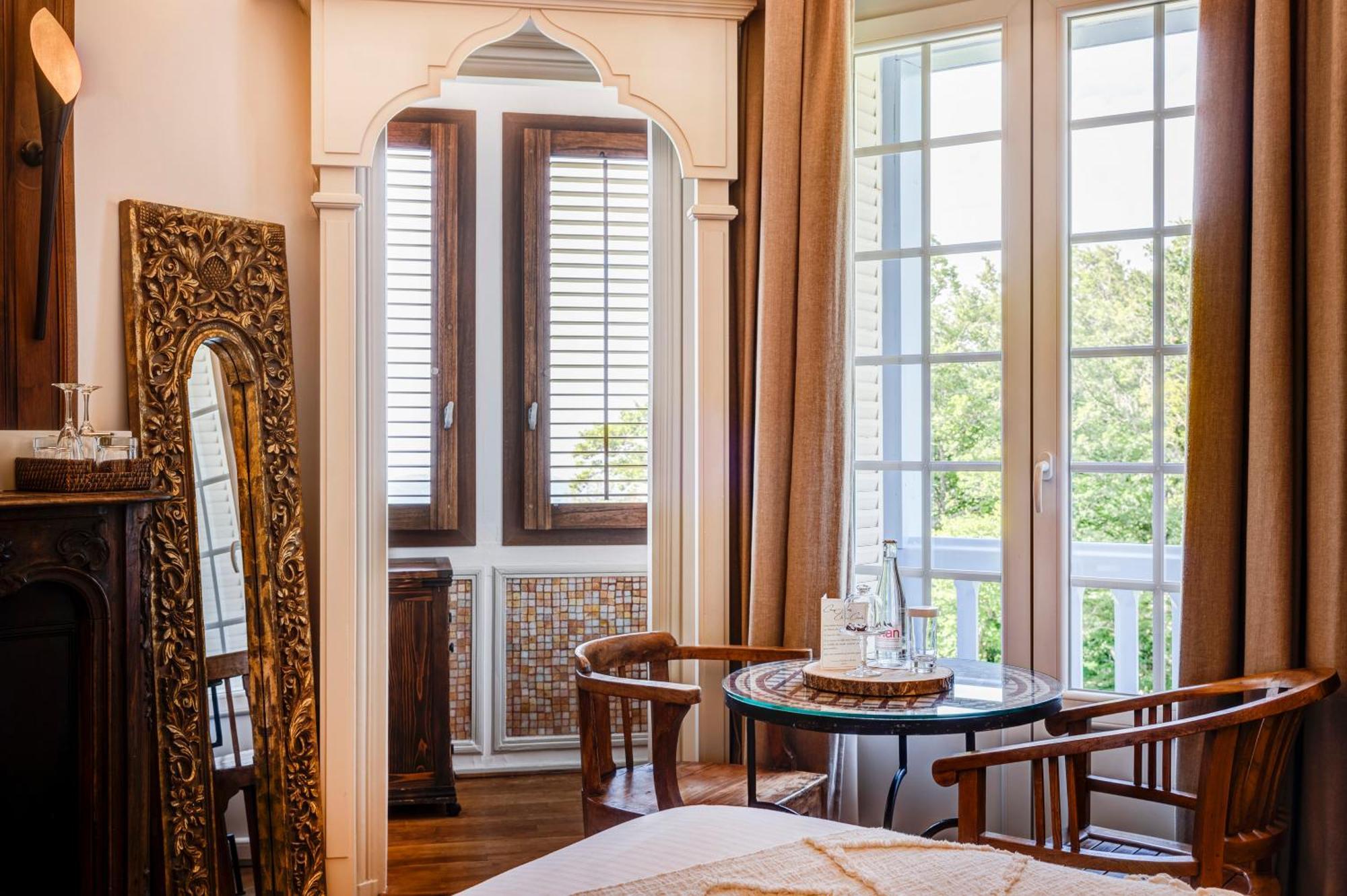 Chateau Des Avenieres Крузей Екстериор снимка