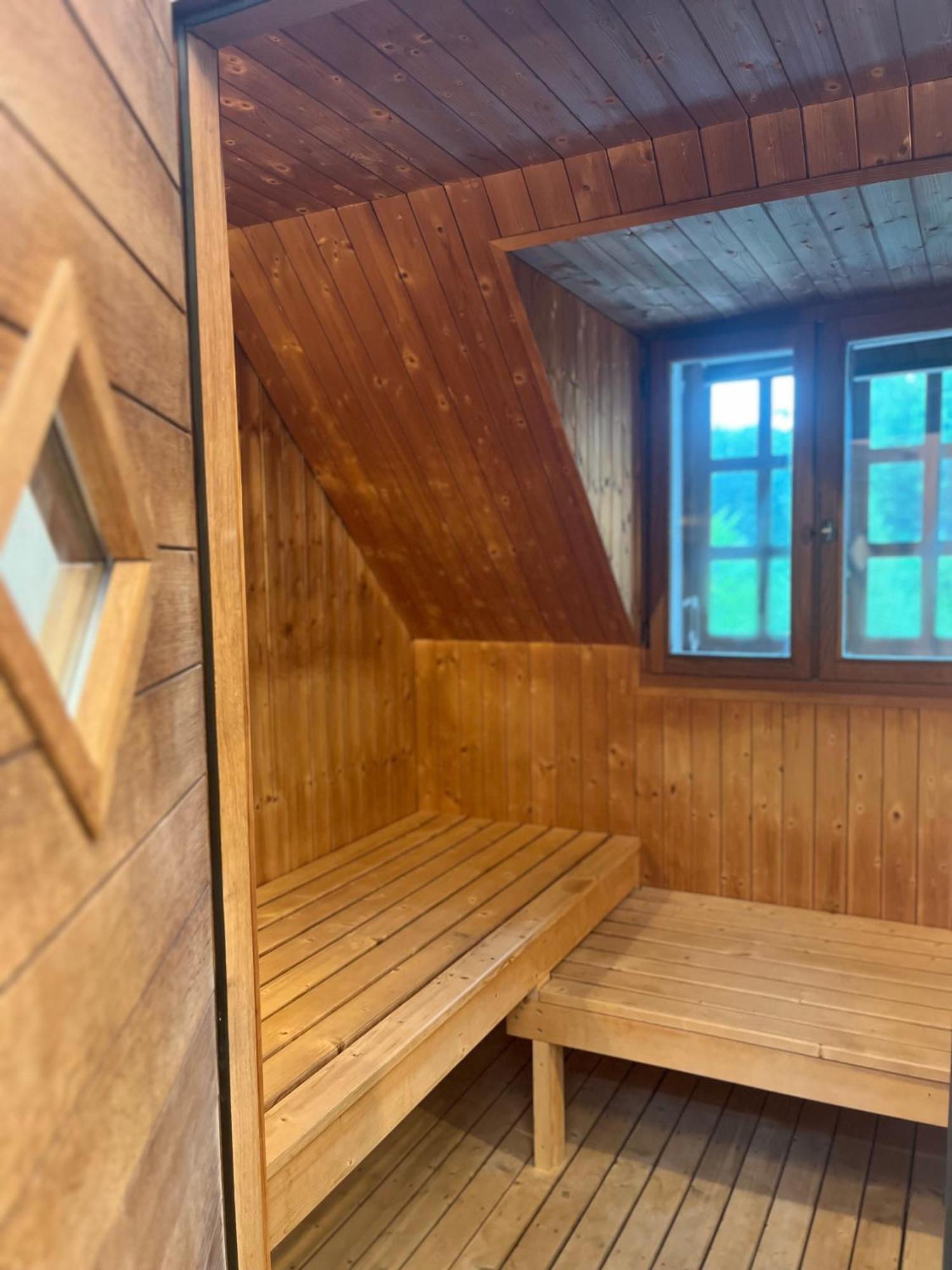 Chateau Des Avenieres Крузей Екстериор снимка